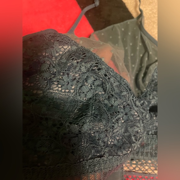 Victoria’s Secret Bra - Picture 5 of 6